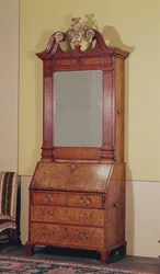 Bureau cabinet by Samuel Bennet, c.1725-30
